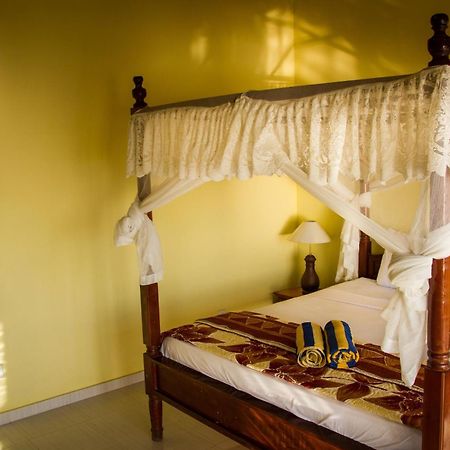 Beten Waru Bungalow And Restaurant Amed Rom bilde